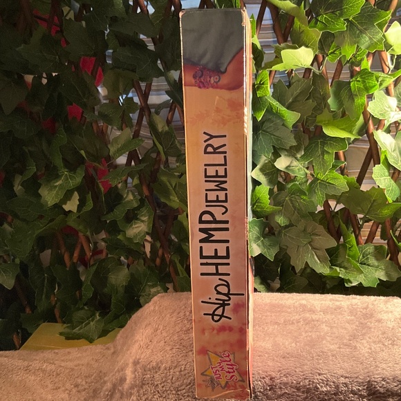 Just My Style Hip Hemp Jewelry Making Kit - Picture 3 of 8